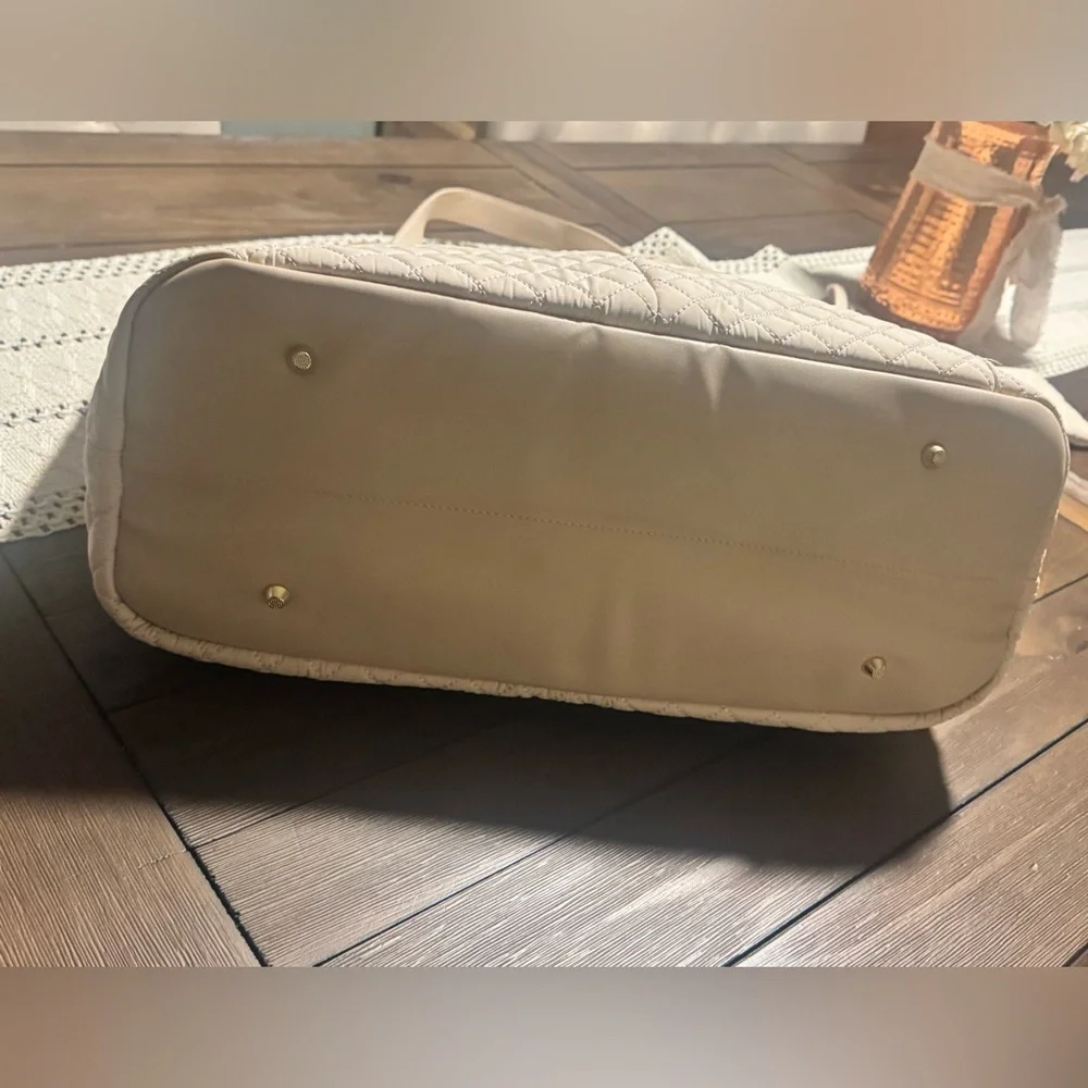 Lovevook large Travel/work diamond quilted tote Bag in Cream - Picture 4 of 16